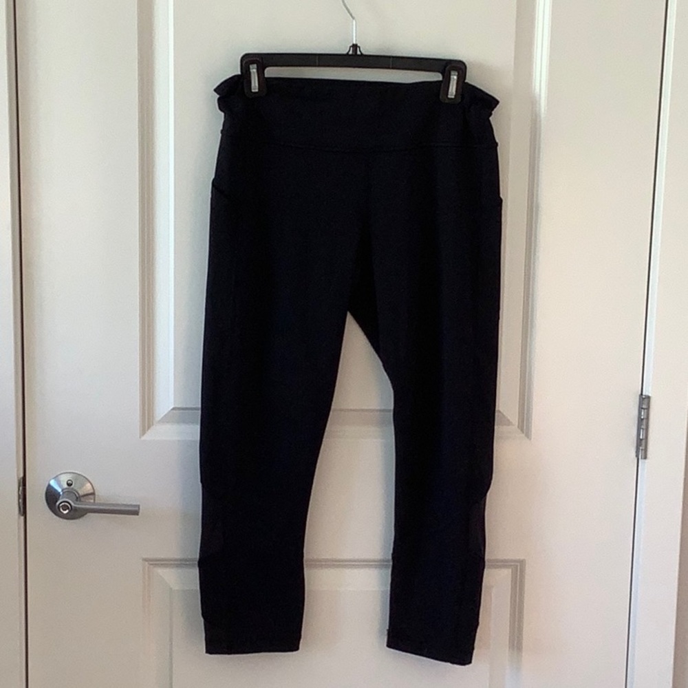 LuluLemon High-Rise Leggings 22”, Black, Size 10